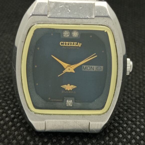 Vintage 1975 Citizen Automatic Womans Silver Watch W/daydate & Gold accents - Picture 4 of 9